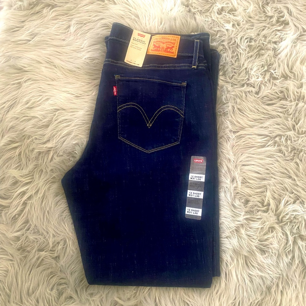 Levi’s NWT Classic bootcut 12 short